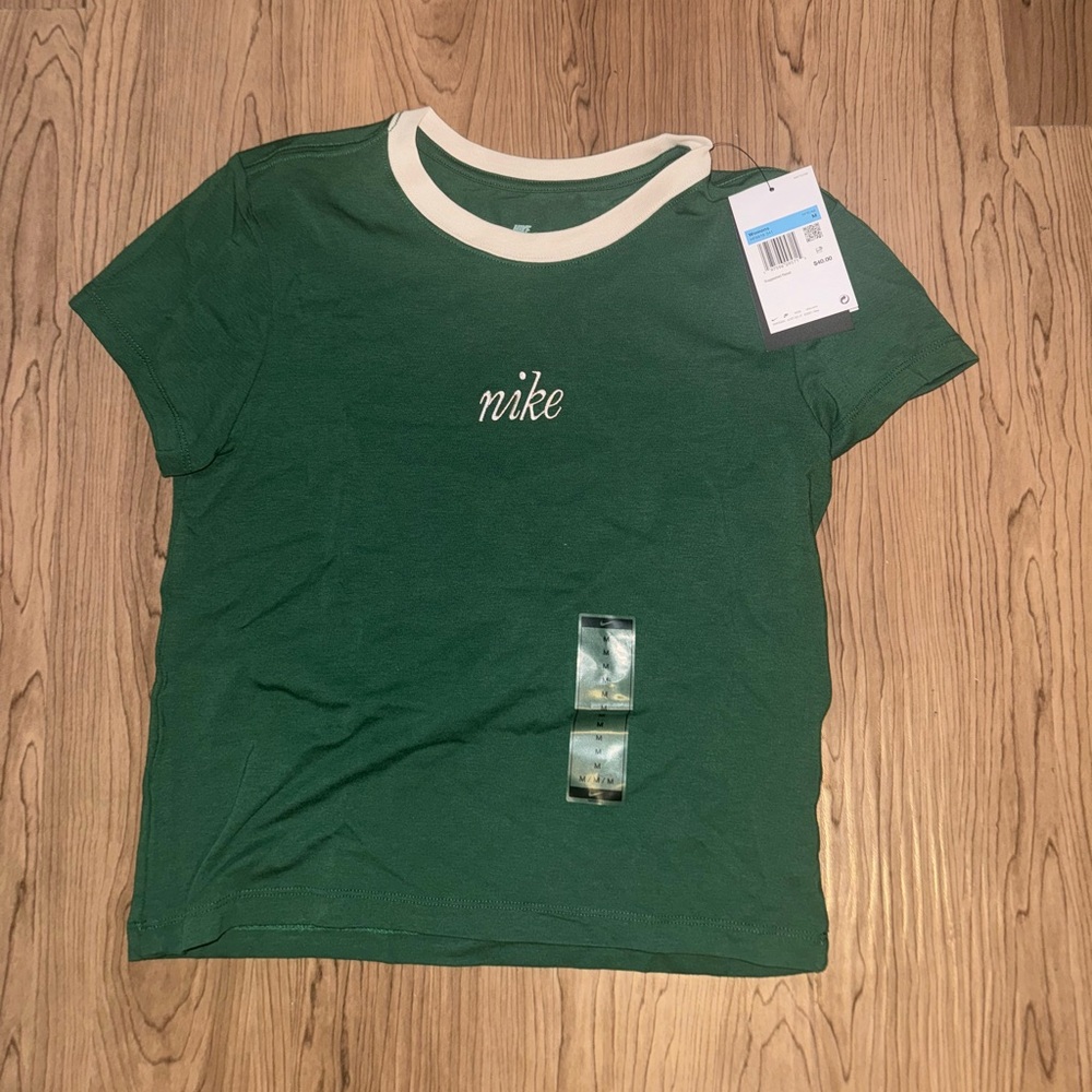 Nike Sportswear Chill Tshirt - Picture 3 of 3